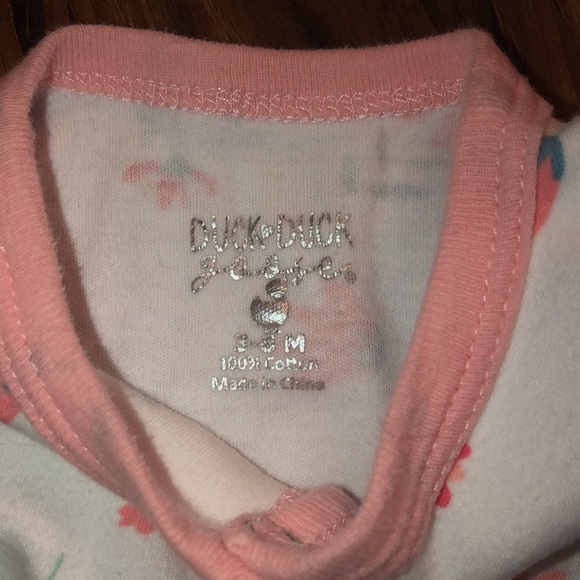 Baby girl long sleeved button up onesie - Picture 4 of 6